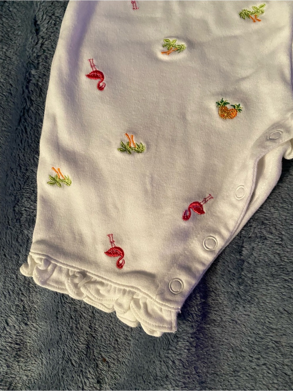 Vintage Y2K Gymboree White Baby Romper w/Flamingo & Palm Trees, size 0-3 months - Picture 4 of 7